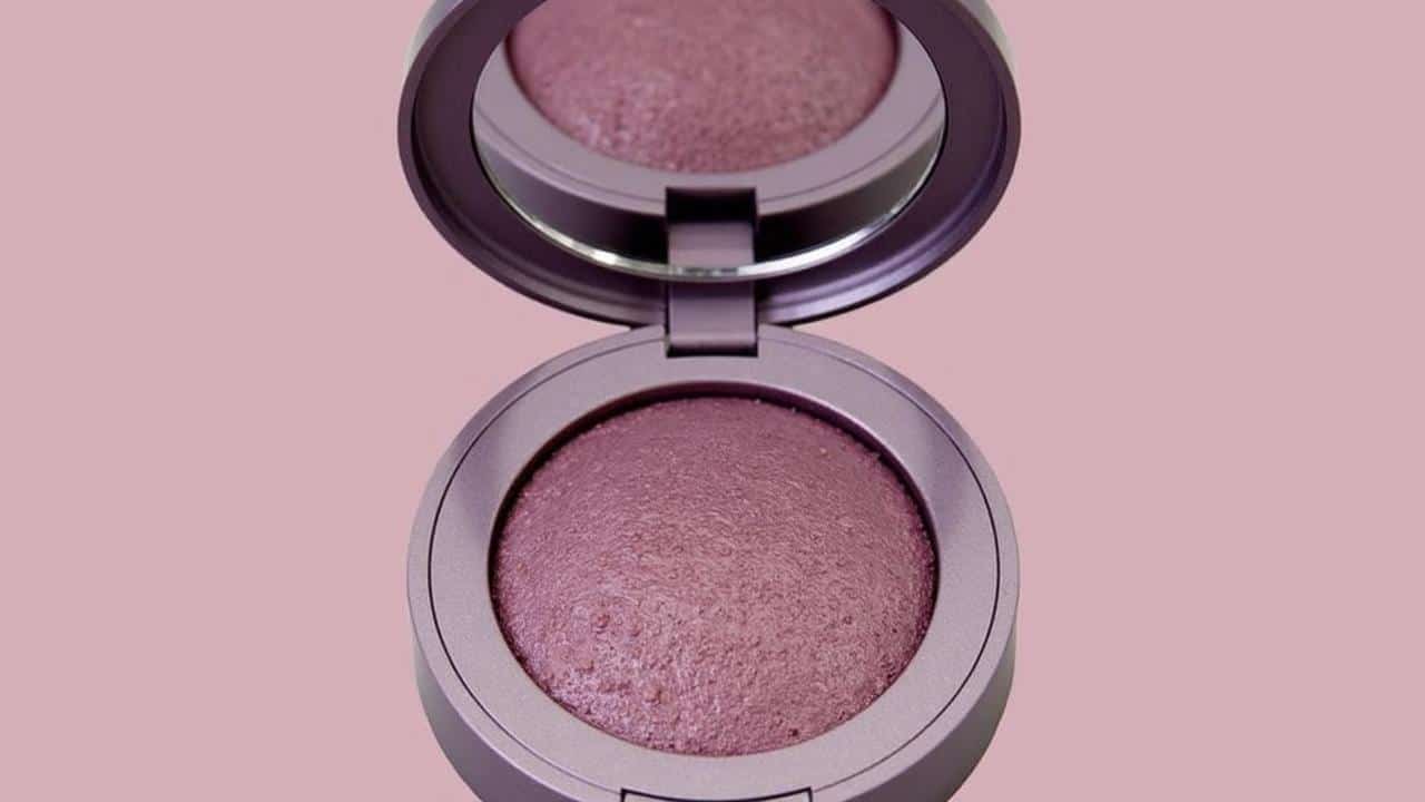 Master purple blush: the runway trend transforming cheek contours